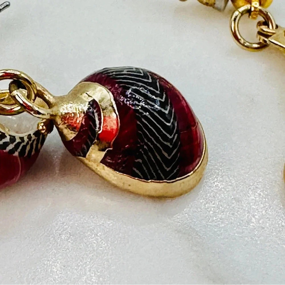 Hand Painted Small Shell Earrings in Burgundy and Gold Tone French Wire… - Picture 8 of 10